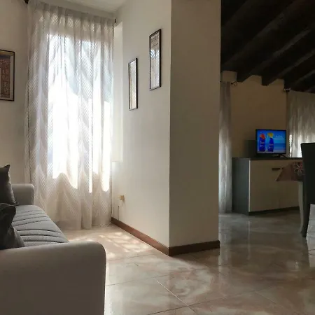 Anfite Aleardi Apartment *